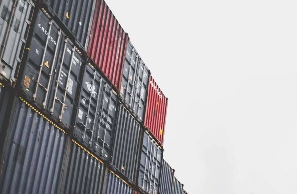展望未来，集装箱货物运输将继续发挥其在国际贸易中的重要作用